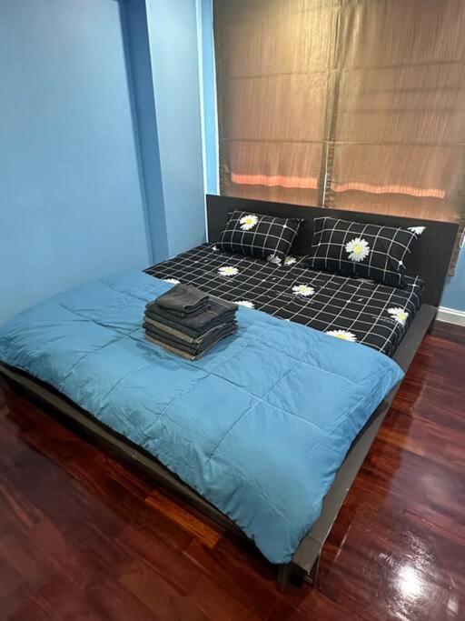 Delightful Condo In Central Location At Sukhumvit 49 Банкок Екстериор снимка