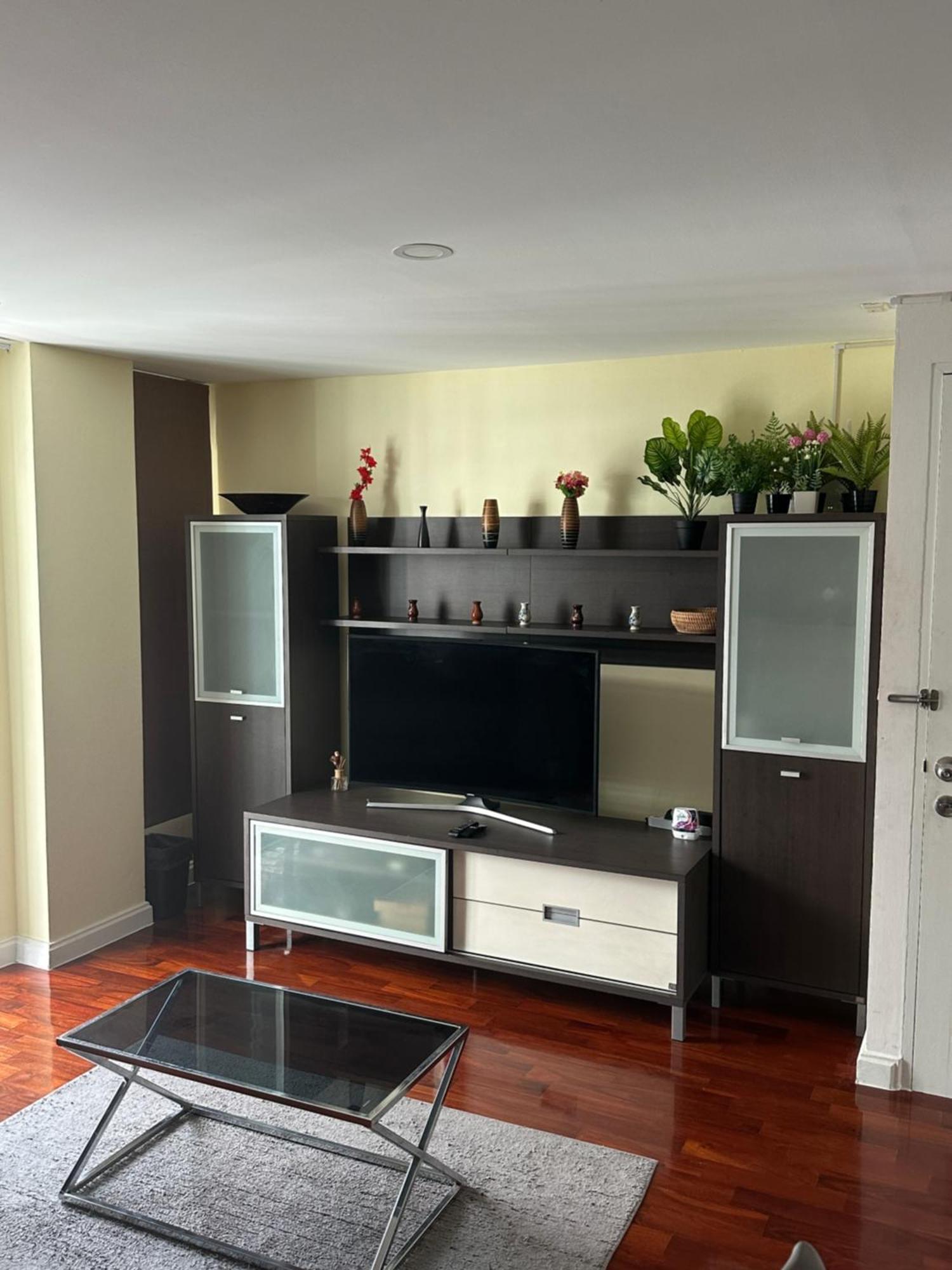 Delightful Condo In Central Location At Sukhumvit 49 Банкок Екстериор снимка